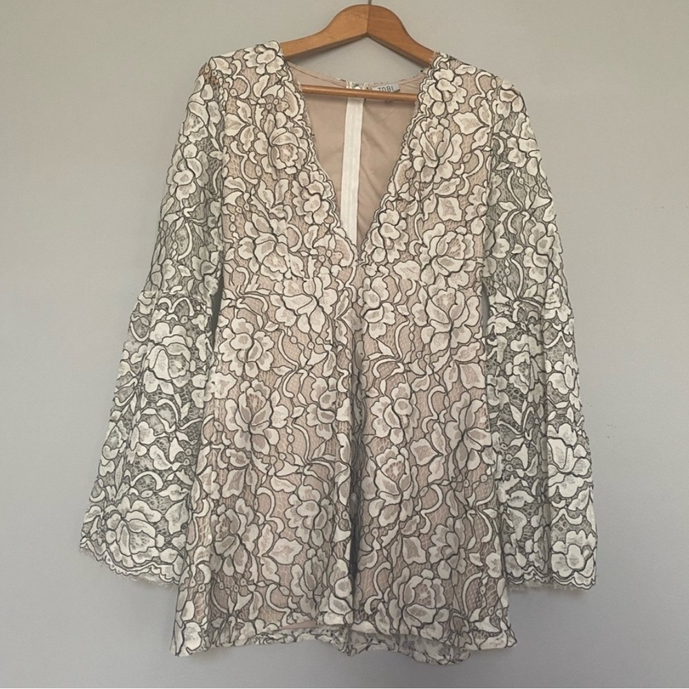 Tobi Cream Lace Overlay Skater Bell Sleeved Mini Dress Size Small